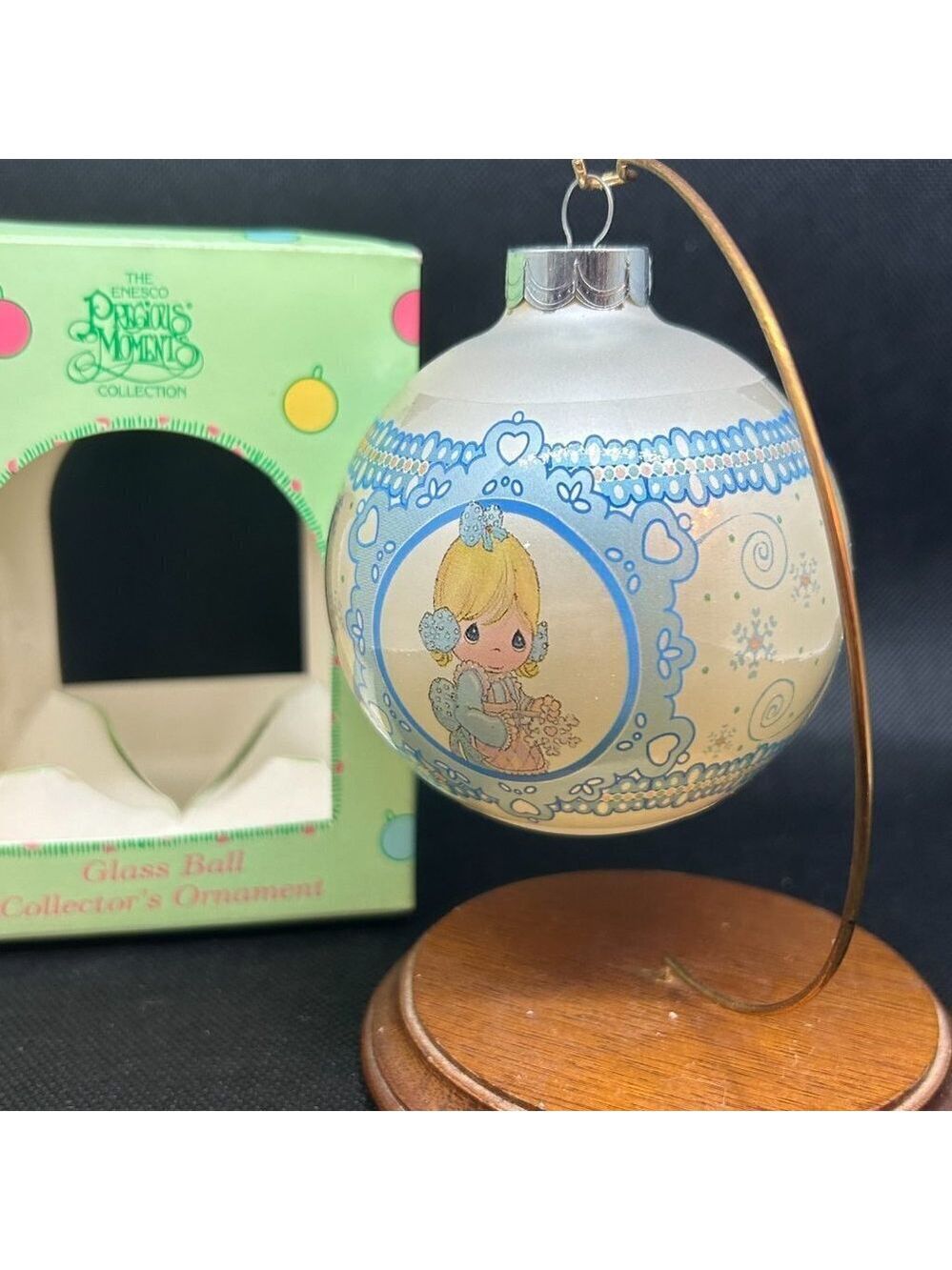 Precious Moments "He Covers The Earth With His Beauty" 1995 christmas bulb